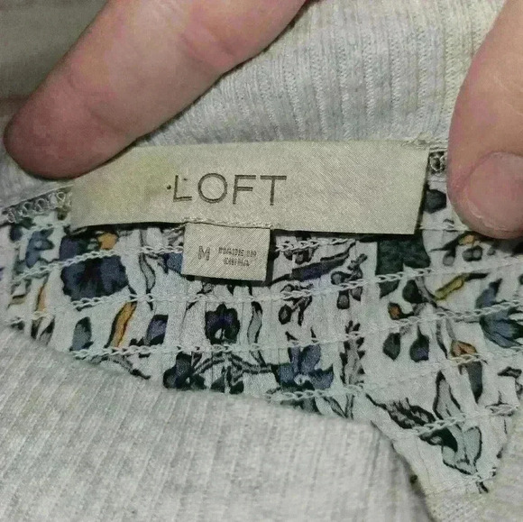 Loft Womans Blouse Size M - Picture 9 of 9